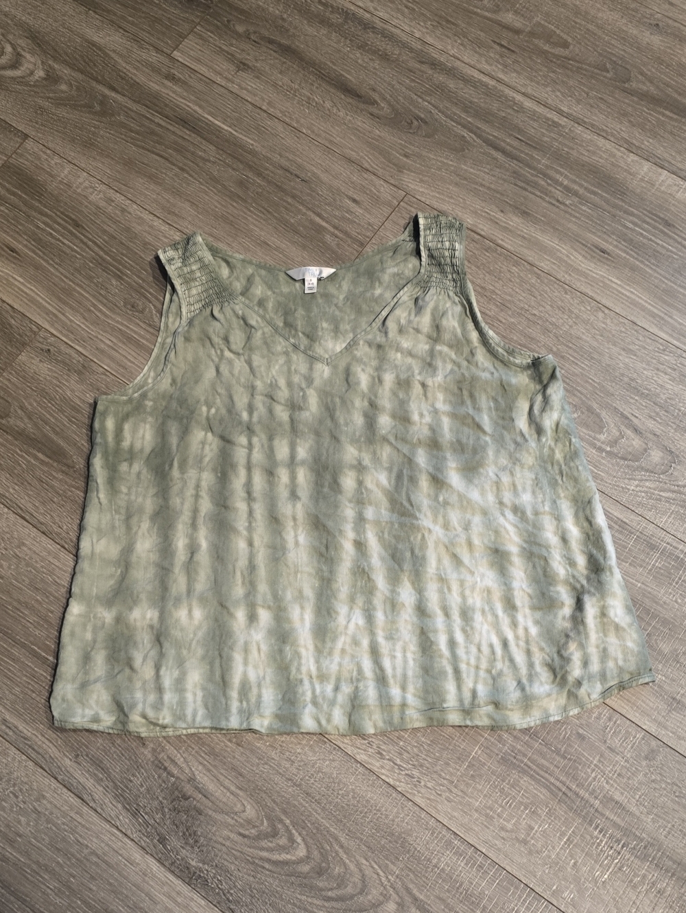 Time and Tru Olive Green Tie-Dye V-Neck Tank